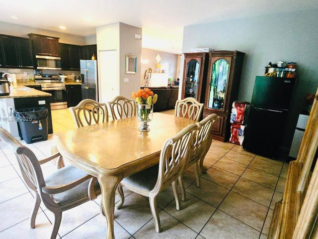 Продажа дома по адресу 2190 SE 2nd St - фото 6186891