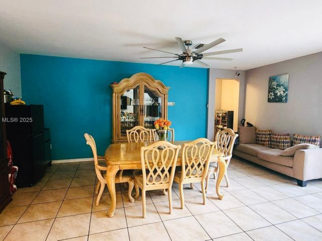 Продажа дома по адресу 2190 SE 2nd St - фото 6186893