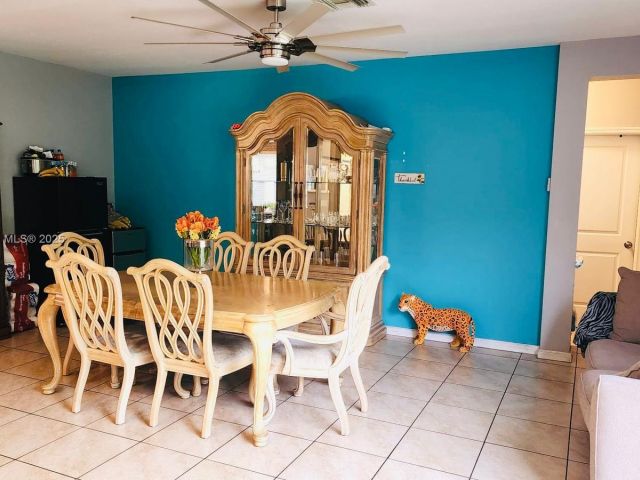 Продажа дома по адресу 2190 SE 2nd St - фото 6186894