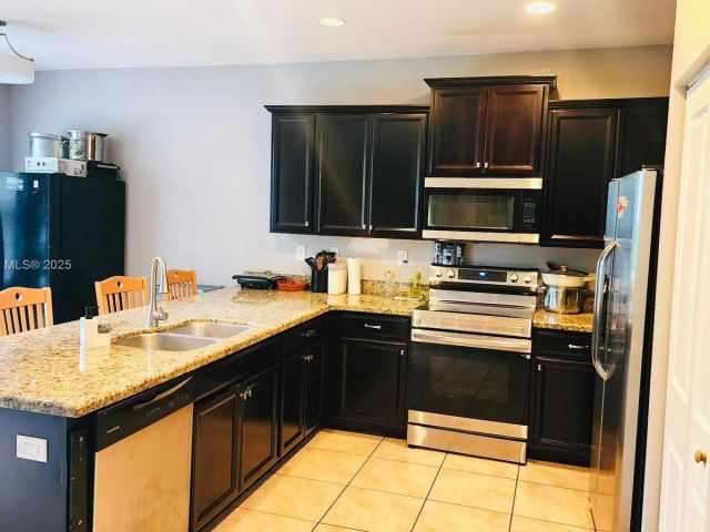 Продажа дома по адресу 2190 SE 2nd St - фото 6186895