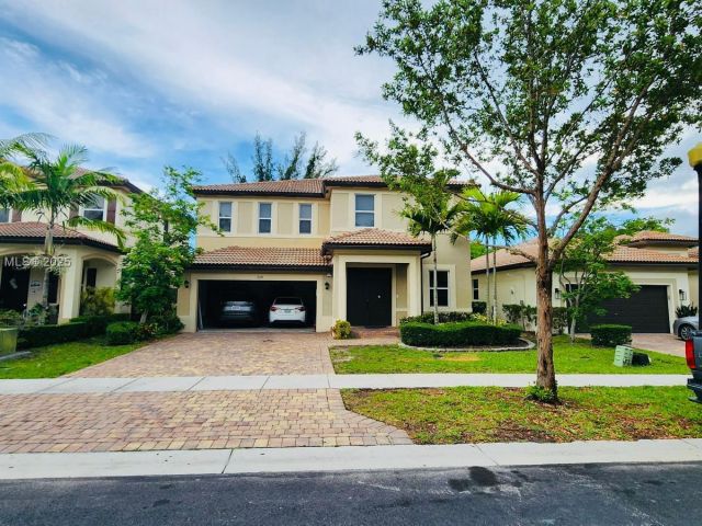 Продажа дома по адресу 2190 SE 2nd St - фото 6186903