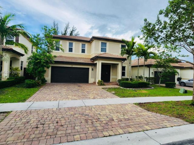 Продажа дома по адресу 2190 SE 2nd St - фото 6186905