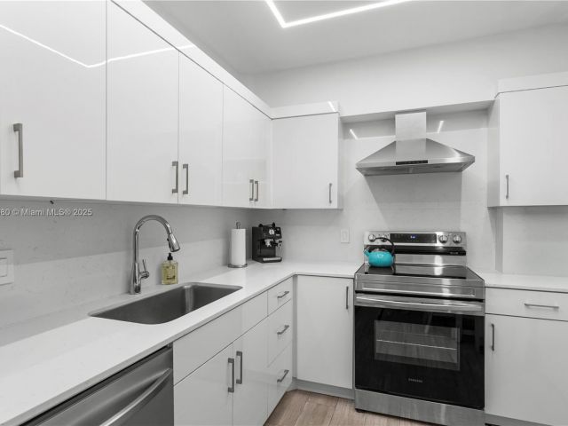 Продажа квартиры #11E - фото 6158507