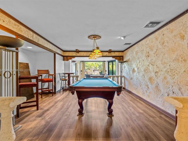 Продажа дома по адресу 800 Diplomat Pkwy - фото 6158098