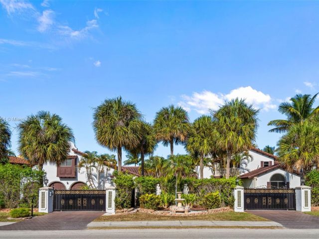 Продажа дома по адресу 800 Diplomat Pkwy - фото 6158112