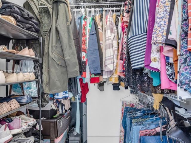 Продажа дома по адресу 7100 Mcclellan St - фото 6161048