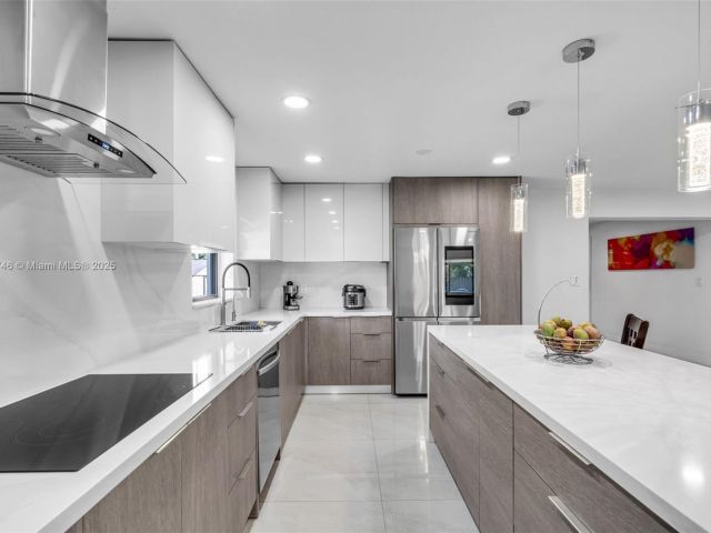 Продажа дома по адресу 7100 Mcclellan St - фото 6161055