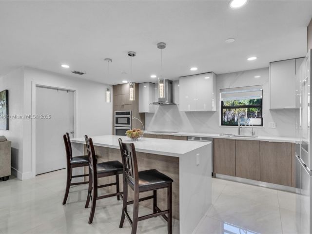 Продажа дома по адресу 7100 Mcclellan St - фото 6161056