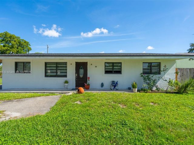 Продажа дома по адресу 7100 Mcclellan St - фото 6161062