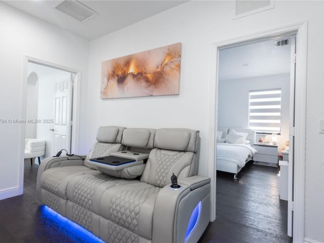 Продажа дома по адресу 8885 NW 100th Pl - фото 6159828