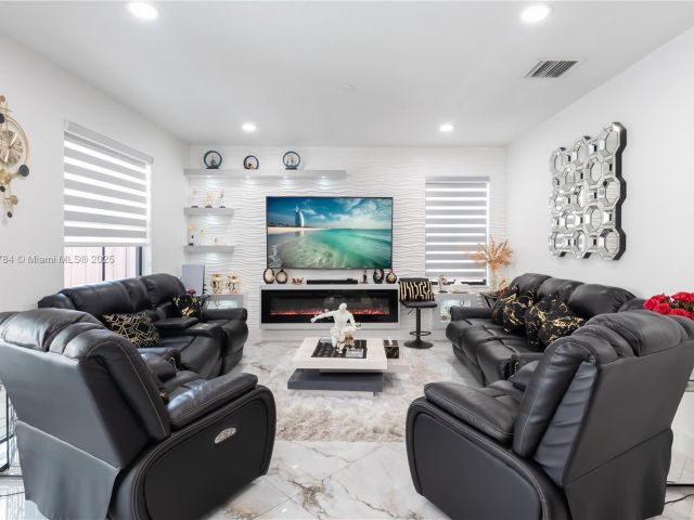 Продажа дома по адресу 8885 NW 100th Pl - фото 6159829