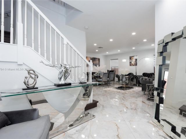 Продажа дома по адресу 8885 NW 100th Pl - фото 6159838