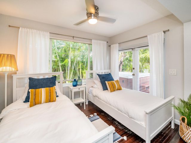 Дом в аренду по адресу 1841 SE 6th Street - фото 6186998