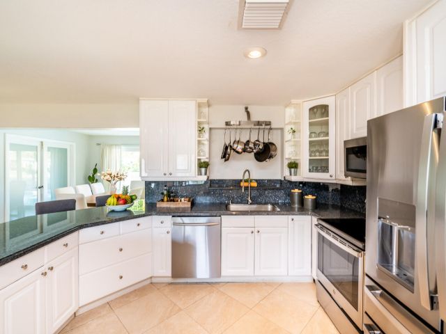 Дом в аренду по адресу 1841 SE 6th Street - фото 6187005