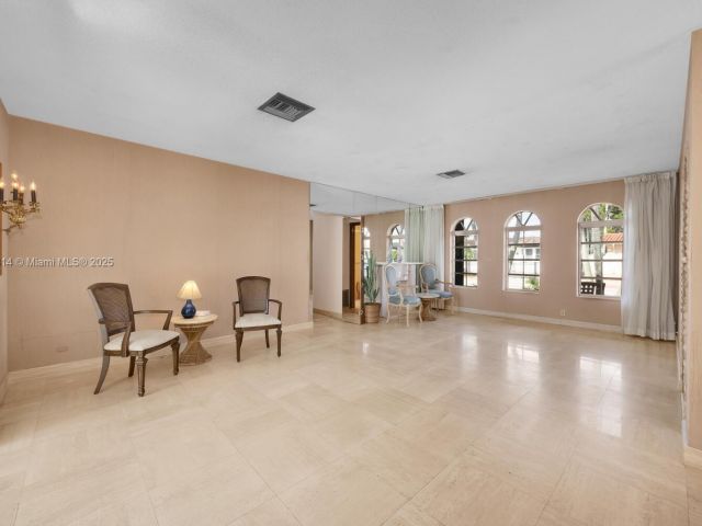 Продажа дома по адресу 5025 SW 90th Ct - фото 6160514