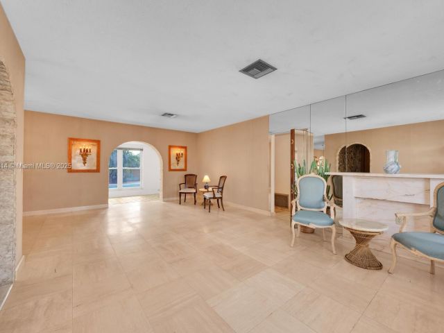 Продажа дома по адресу 5025 SW 90th Ct - фото 6160516