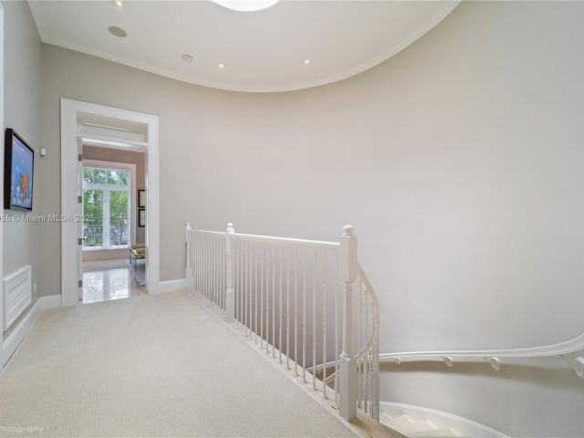 Продажа дома по адресу 647 Almeria Ave - фото 6174519