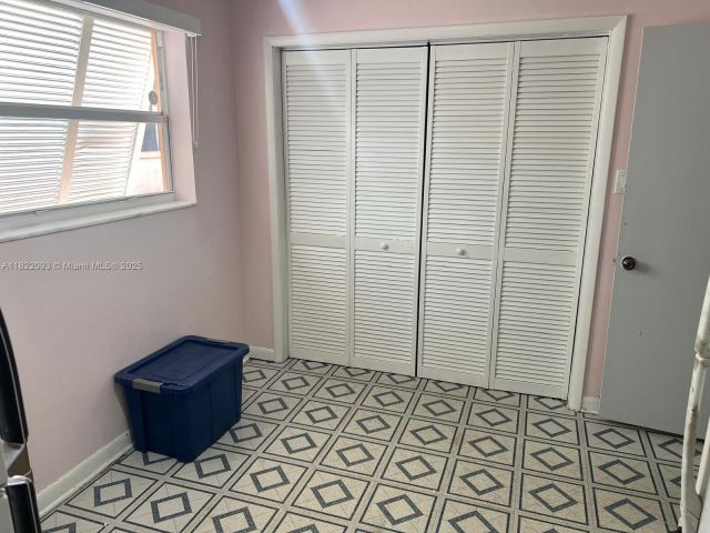 Продажа дома по адресу 7110 SW 11th St - фото 6160460