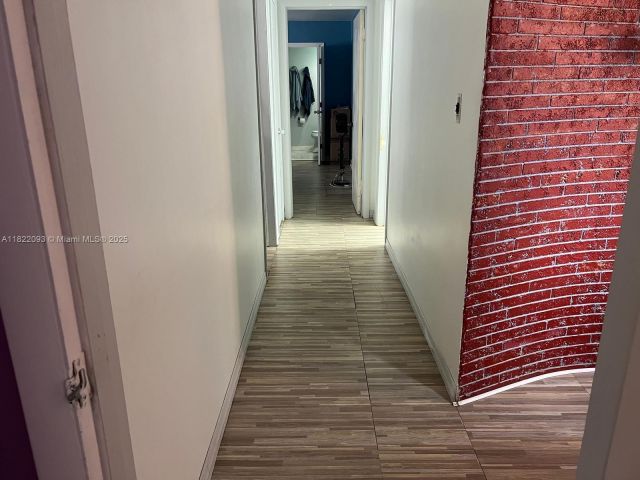 Продажа дома по адресу 7110 SW 11th St - фото 6160461