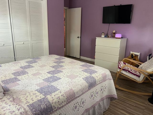 Продажа дома по адресу 7110 SW 11th St - фото 6160462