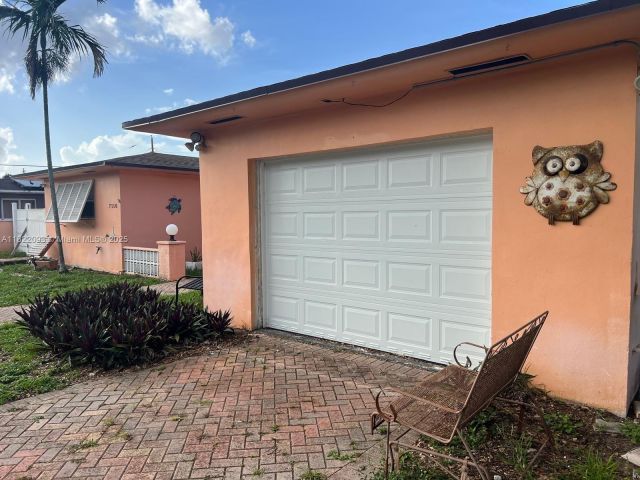 Продажа дома по адресу 7110 SW 11th St - фото 6160478