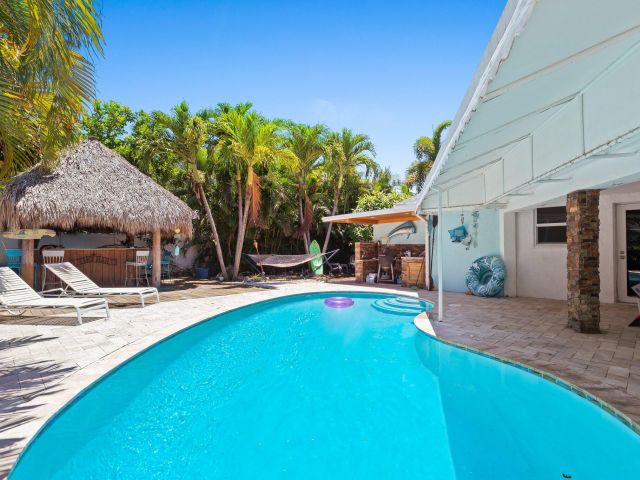 Продажа дома по адресу 1098 SW 2nd Street - фото 6162775