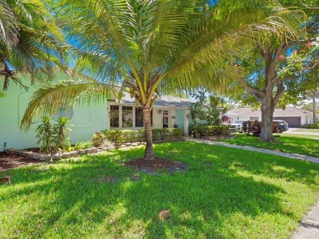 Продажа дома по адресу 1098 SW 2nd Street - фото 6162777