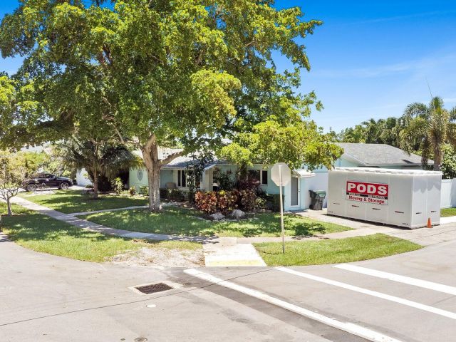 Продажа дома по адресу 1098 SW 2nd Street - фото 6162779