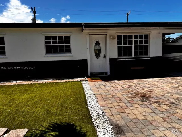 Продажа дома по адресу 7151 Pershing St - фото 6161351