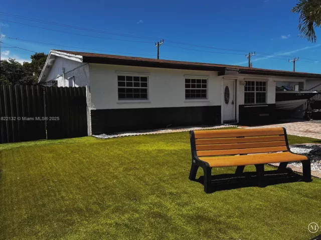 Продажа дома по адресу 7151 Pershing St - фото 6161352