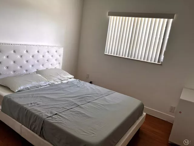 Продажа дома по адресу 7151 Pershing St - фото 6161337