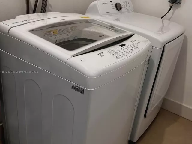 Продажа дома по адресу 7151 Pershing St - фото 6161339