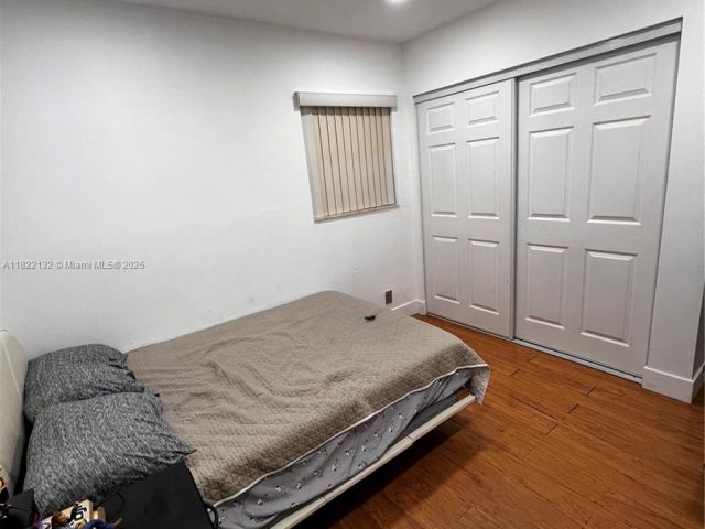 Продажа дома по адресу 7151 Pershing St - фото 6161334