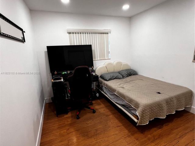 Продажа дома по адресу 7151 Pershing St - фото 6161335