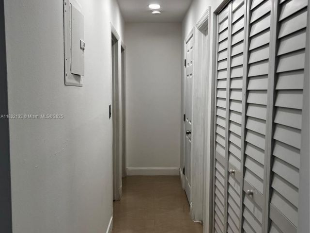 Продажа дома по адресу 7151 Pershing St - фото 6161338