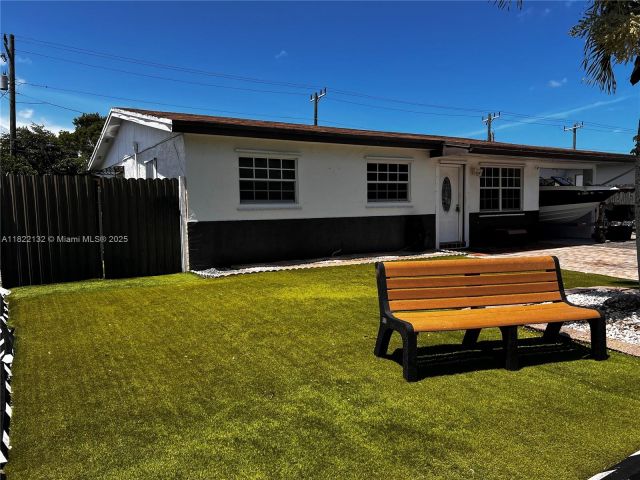 Продажа дома по адресу 7151 Pershing St - фото 6161352