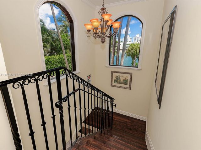 Продажа дома по адресу 6535 Allison Rd - фото 6161316