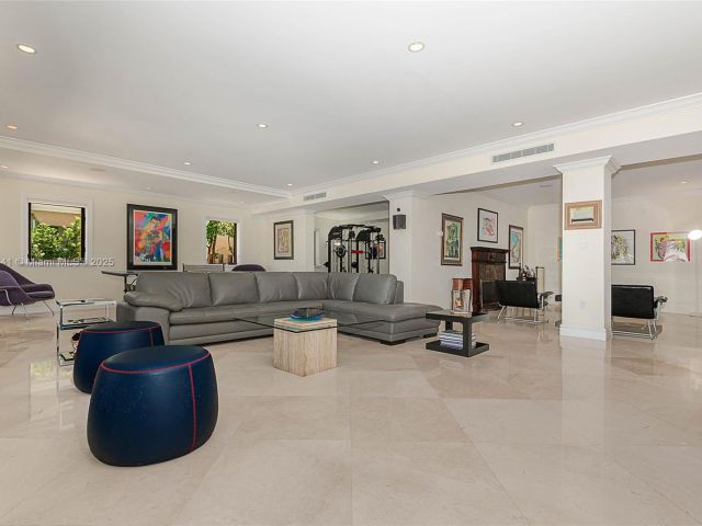 Продажа дома по адресу 6535 Allison Rd - фото 6161318