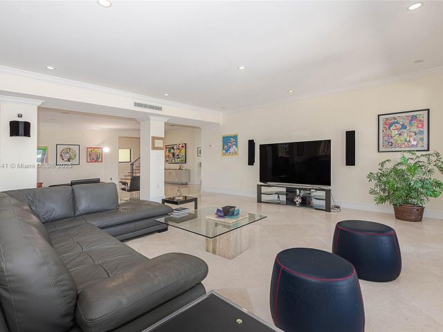 Продажа дома по адресу 6535 Allison Rd - фото 6161319