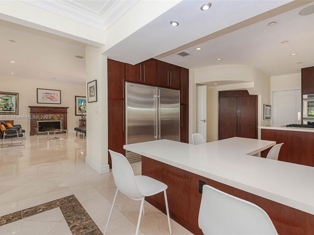 Продажа дома по адресу 6535 Allison Rd - фото 6161322