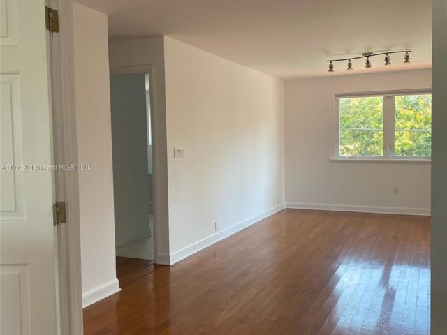 Дом в аренду по адресу 527 SW 20th Rd - фото 6161605