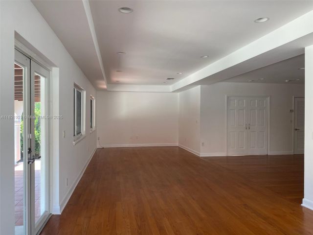 Дом в аренду по адресу 527 SW 20th Rd - фото 6161612