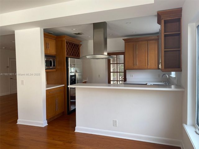 Дом в аренду по адресу 527 SW 20th Rd - фото 6161618