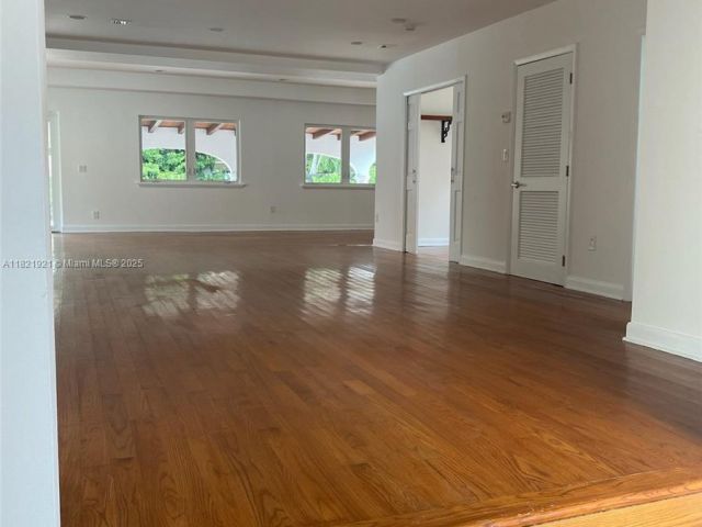 Дом в аренду по адресу 527 SW 20th Rd - фото 6161620