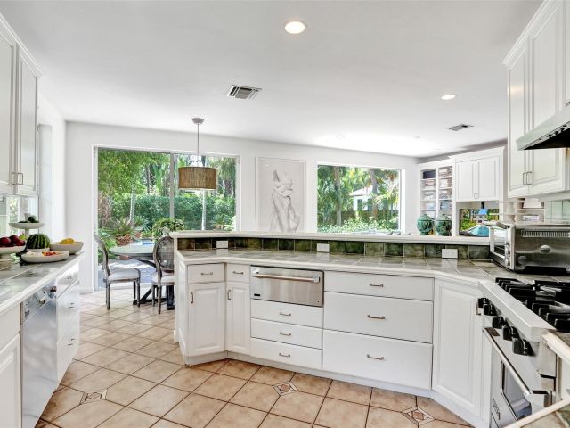 Продажа дома по адресу 2614 Clematis Place - фото 6168679