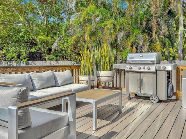 Дом в аренду по адресу 130 SW 25th Rd - фото 6161537