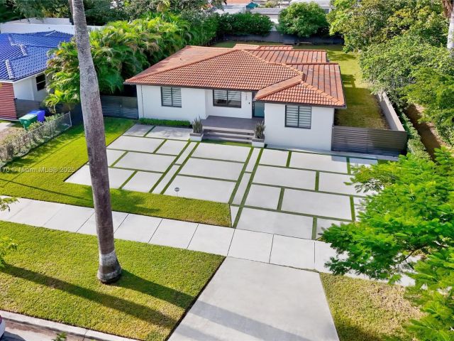 Дом в аренду по адресу 130 SW 25th Rd - фото 6161541