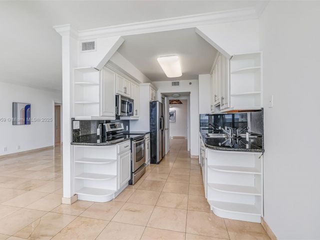 Продажа квартиры #1412 - фото 6663511