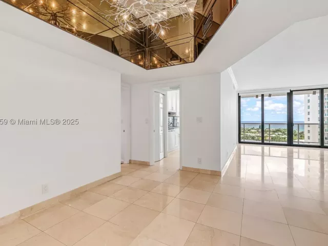 Продажа квартиры #1412 - фото 9054784
