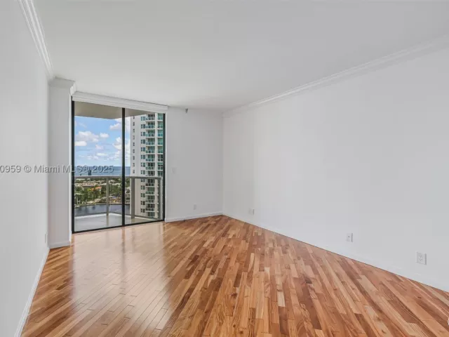 Продажа квартиры #1412 - фото 9054793